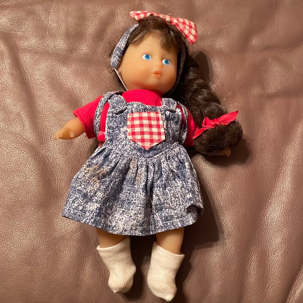 New w/o tags 9” Doll with 7 special outfits